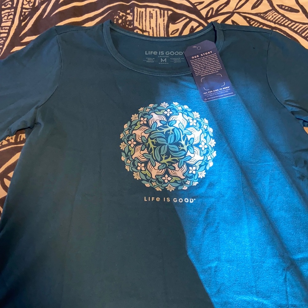 Life Is Good Women’s T medium nwt